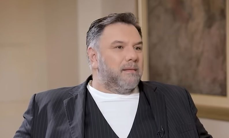 Γρηγόρης Αρναούτογλου: «Τότε ήταν μια δύσκολη εποχή για μένα, λόγω της μητέρας μου»