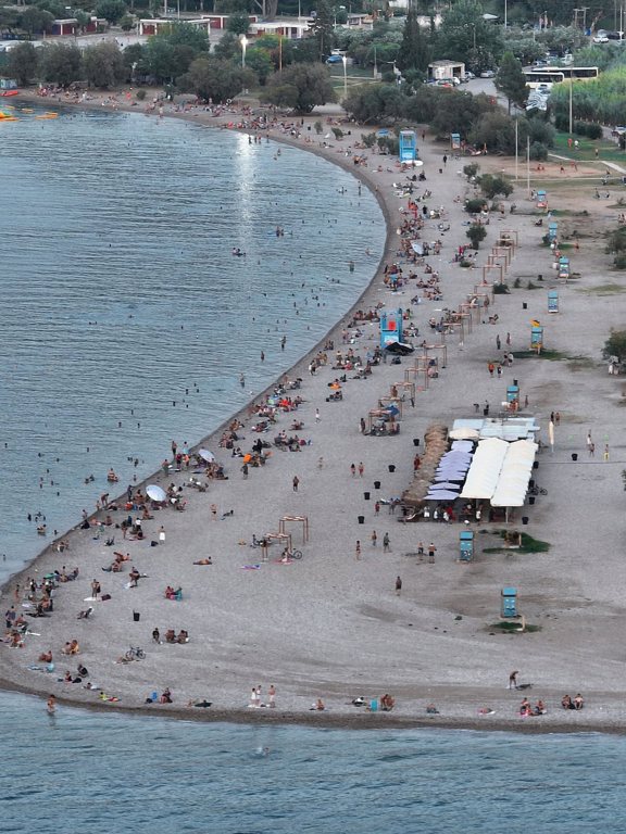 Πάτρα: Το αδιαχώρητο στην Πλαζ