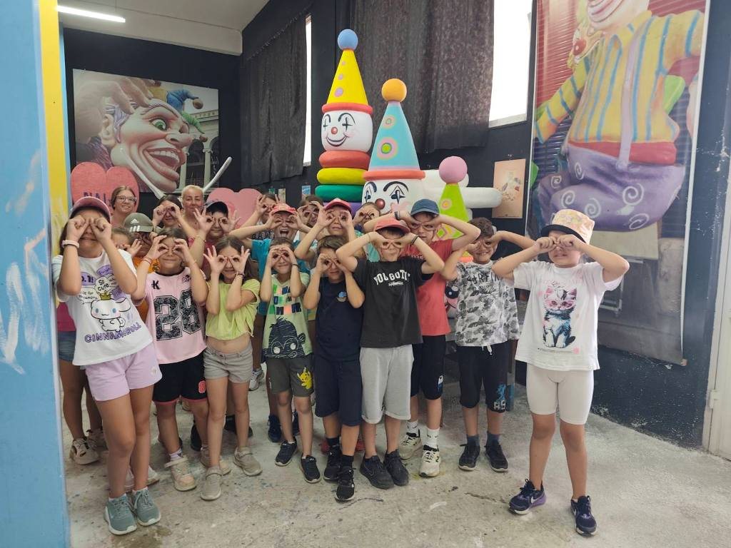 Τα παιδιά των ημερήσιων κατασκηνώσεων του Κοινωνικού Οργανισμού του Δήμου Πατρέων στο Καρναβαλικό Εργαστήρι – φωτο