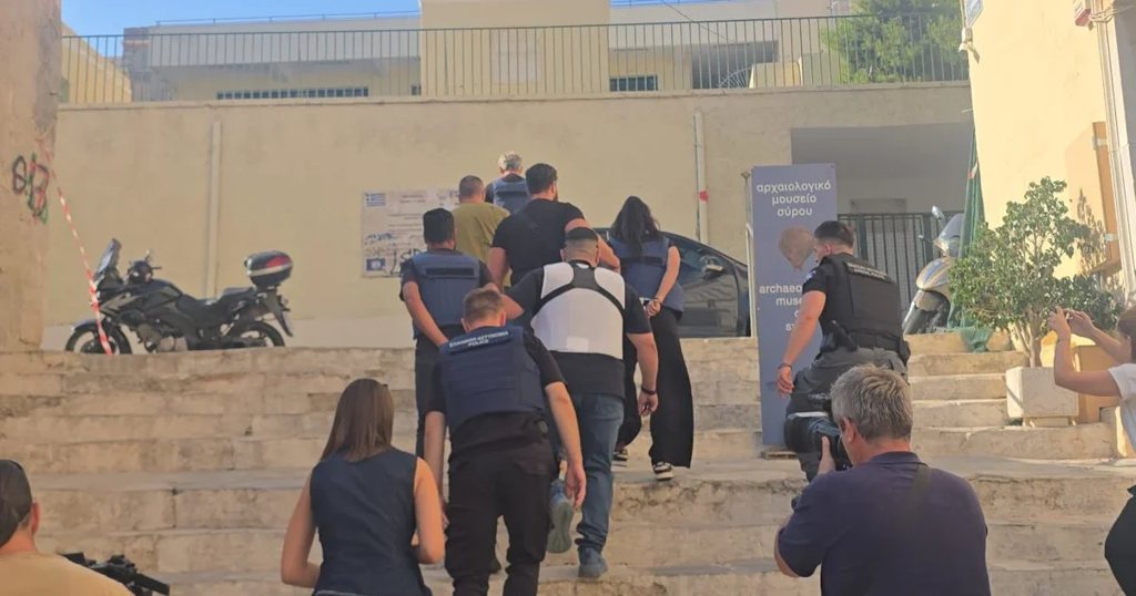 Σύρος: Σήμερα η αναπαράσταση του εγκλήματος -Τα κενά και τα αναπάντητα ερωτήματα για τη δολοφονία της 41χρονης διασώστριας