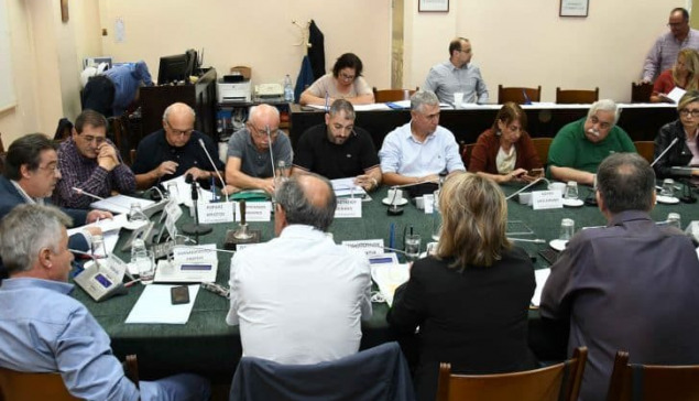 Πάτρα: Οι δύο δημοτικοί σύμβουλοι που… δεν πατάνε το πόδι τους στις συνεδριάσεις