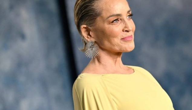 Η Σάρον Στόουν έκοψε για έναν μήνα τη μαριχουάνα και δηλώνει άρρωστη