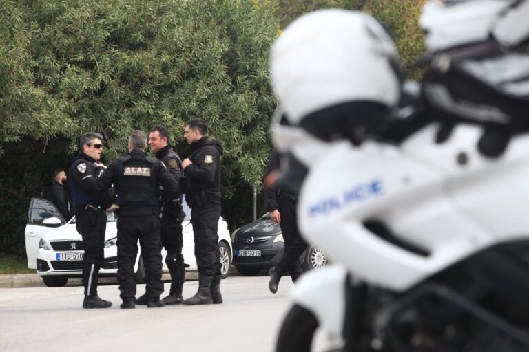Αιφνιδιαστική επιχείρηση του «Ελληνικού FBI» σε Ρίο, Καστελόκαμπο και Κουρούτα – 5 προσαγωγές και ναρκωτικά