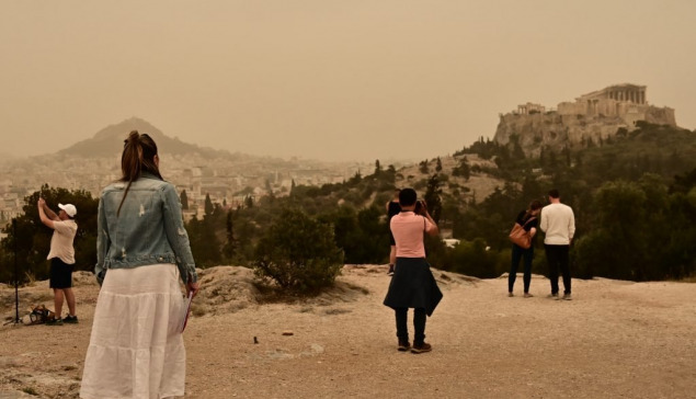 Επιστρέφει η αφρικανική σκόνη: Ποιες περιοχές θα επηρεάσει και πότε υποχωρεί