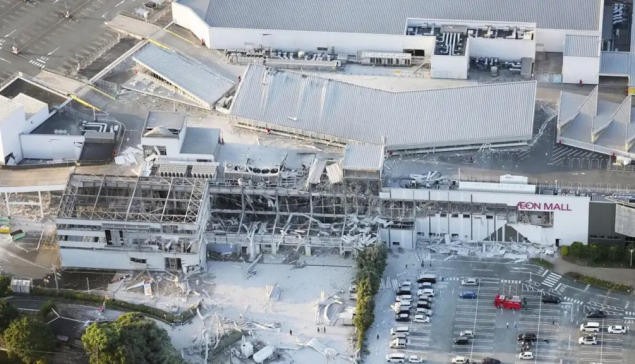 Έκρηξη σε εμπορικό κέντρο στην Ιαπωνία μετά τον σεισμό 7,1 Ρίχτερ: Πληροφορίες για πολλούς εγκλωβισμένους