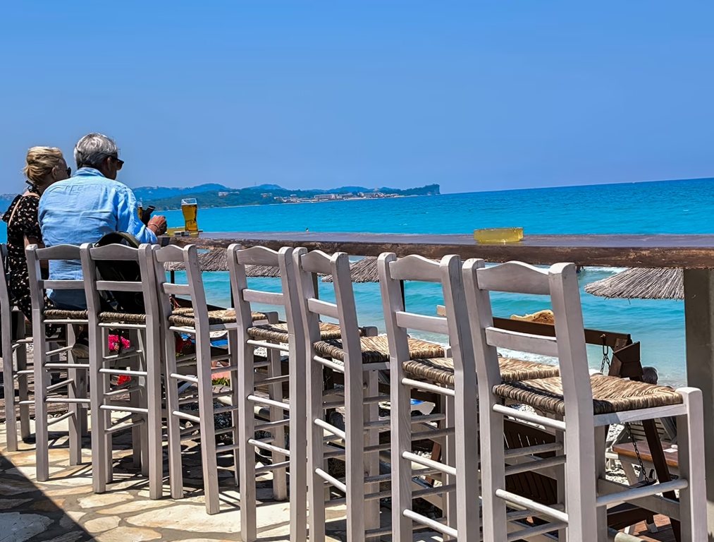 «Σαφάρι» της ΑΑΔΕ στα νησιά: Πάνω από 13.000 παραβάσεις – «Λουκέτα» και πρόστιμα άνω του 1 εκατ. ευρώ