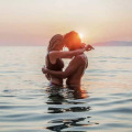 Wanderlove: Γινόμαστε όντως πιο ελκυστικοί το καλοκαίρι