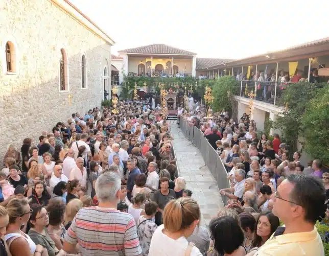 Πάτρα: Τα εγκώμια της Παναγίας στην ιστορική Μονή της Παναγίας της Γηροκομίτισσας
