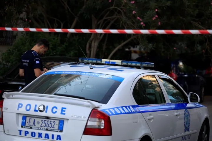 Ν. Σμύρνη: Δύο νεκροί από πυροβόλο σε είσοδο πολυκατοικίας