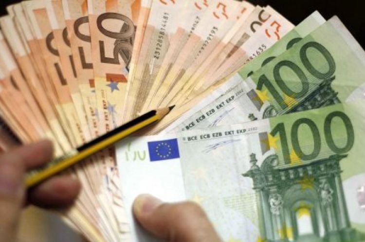 Κατώτατος μισθός: Τι σημαίνει η αύξησή του πάνω από 950 ευρώ-Ποιοι και πόσο κερδίζουν, παραδείγματα
