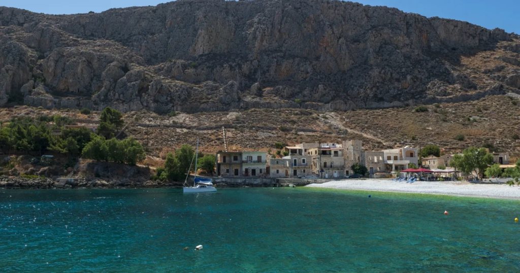 4 εκδρομές στην Πελοπόννησο: Ιδανικοί προορισμοί για τα Σαββατοκύριακα του καλοκαιριού