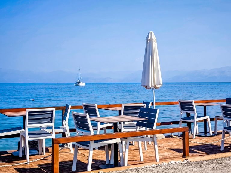 Καιρός: Έως 38 βαθμούς η θερμοκρασία και ισχυροί βοριάδες, πού αναμένονται καταιγίδες