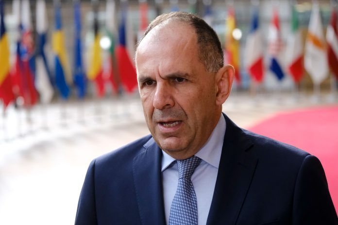 Γιώργος Γεραπετρίτης: «Καμία υποχώρηση σε κυριαρχία και κυριαρχικά δικαιώματα»