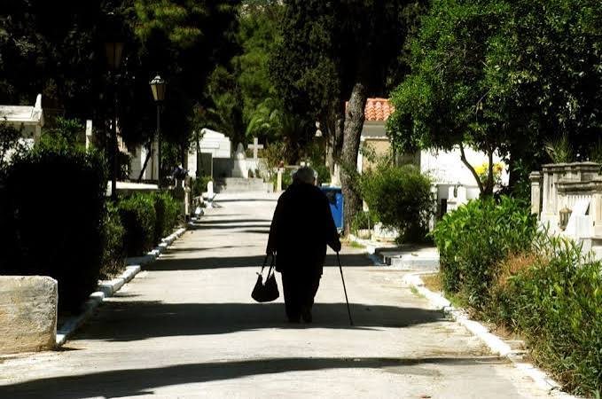 Πάτρα: Τραυματίστηκε μέσα στο Νεκροταφείο και έκανε αγωγή στον Δήμο