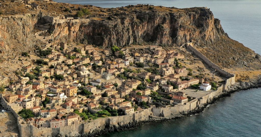Φθινοπωρινές αποδράσεις εντός συνόρων: 4 μαγικοί προορισμοί για το Σαββατοκύριακο