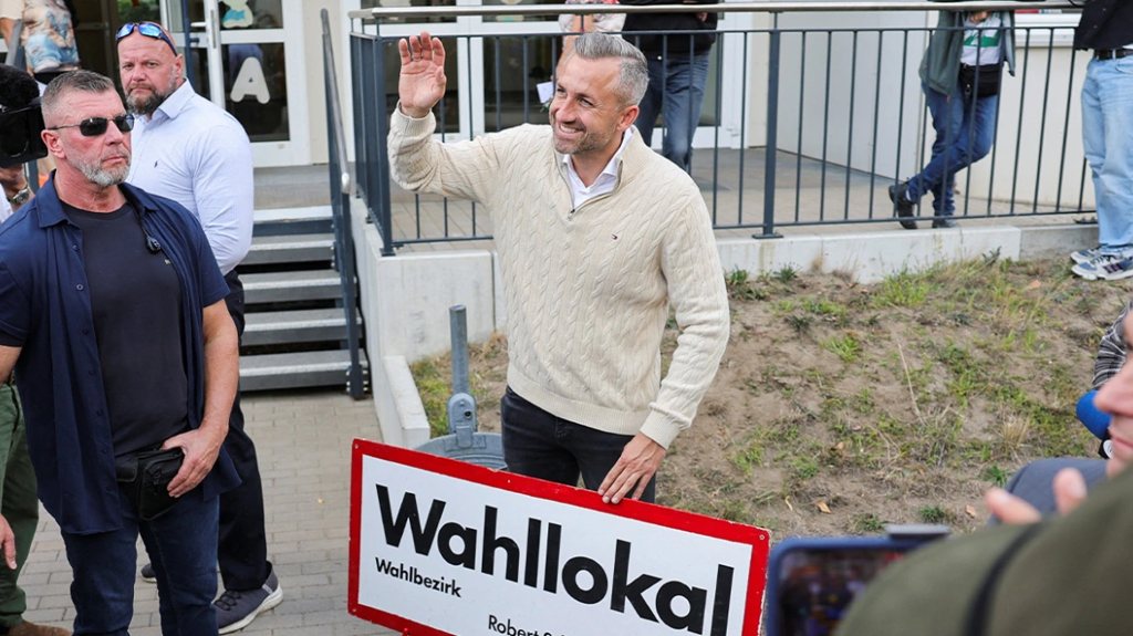 Μεγάλη νίκη για το ακροδεξιό AfD δείχνουν τα exit poll στη Σαξονία-Άνχαλτ: Στο 44,5% το ποσοστό του, μόλις στο 18,5% το CDU του καγκελάριου Μερτς