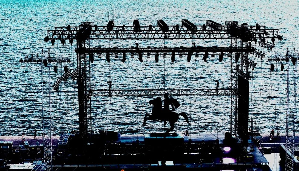 «Δεν είναι δική μας αρμοδιότητα», απαντά το υπουργείο Πολιτισμού για τη σκηνή στη συναυλία του Αντώνη Ρέμου στη Θεσσαλονίκη