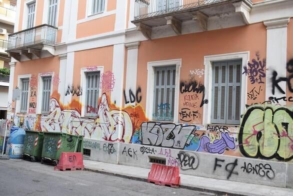 Πάτρα: Η «αναγκαστική αναρχία» και η διάβρωση του νομοταγούς δημότη - Όλα γραμμένα και όλα… «γραμμένα»! - Της Κατερίνας Κανελλοπούλου, μέλους Πολιτικού Συμβουλίου του «σπιράλ»