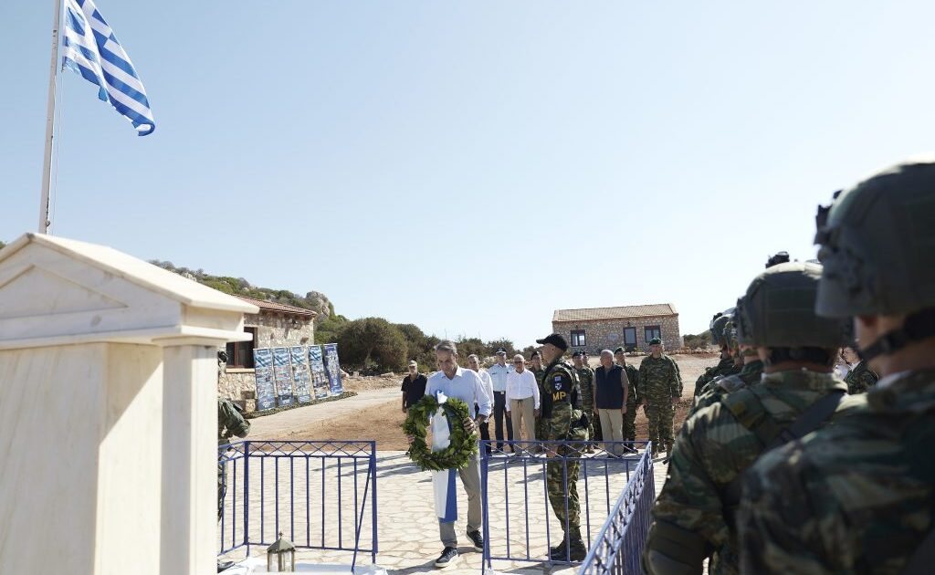 Μητσοτάκης σε Ρω και Στρογγύλη: Το μήνυμα στήριξης στις Ένοπλες Δυνάμεις από τα ακριτικά νησιά