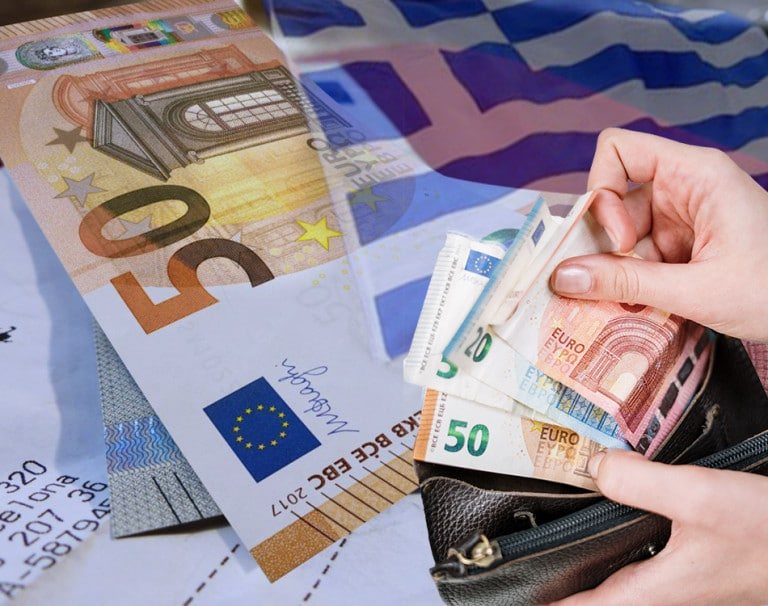 Γιατί οι επιχειρήσεις προτιμούν κουπόνια αντί αυξήσεων: Δεν επιβαρύνονται από το μισθολογικό κόστος ενώ οι μισθωτοί γλιτώνουν κρατήσεις