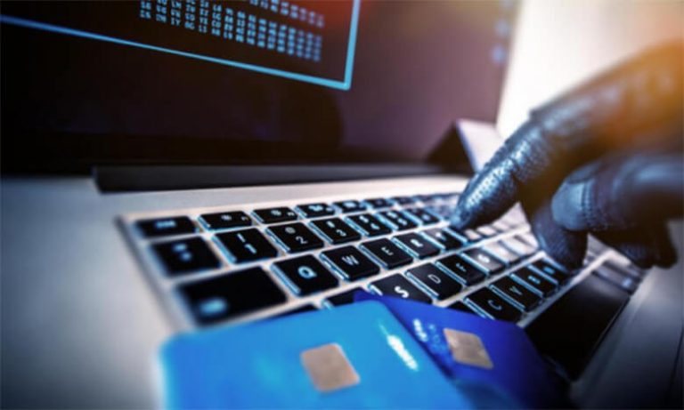 Κλήσεις της Τροχαίας με «έκπτωση 50%»: Η νέα ηλεκτρονική απάτη και πώς θα την αναγνωρίσετε