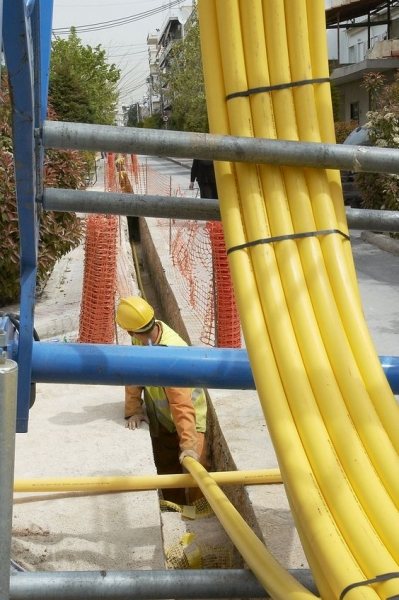 Πάτρα: Η «ενεργειακή μετάβαση» γίνεται με… σωλήνες!