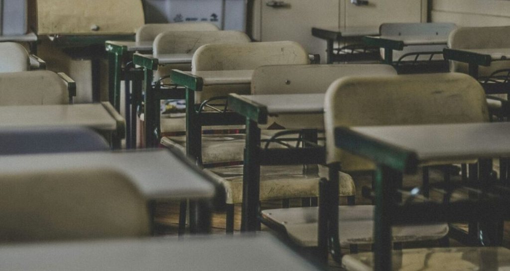 Έκαναν «Γης Μαδιάμ» σχολείο στο Αίγιο - Άγνωστοι εισέβαλαν, έκλεψαν εξοπλισμό και προκάλεσαν ζημιές 15.000 ευρώ