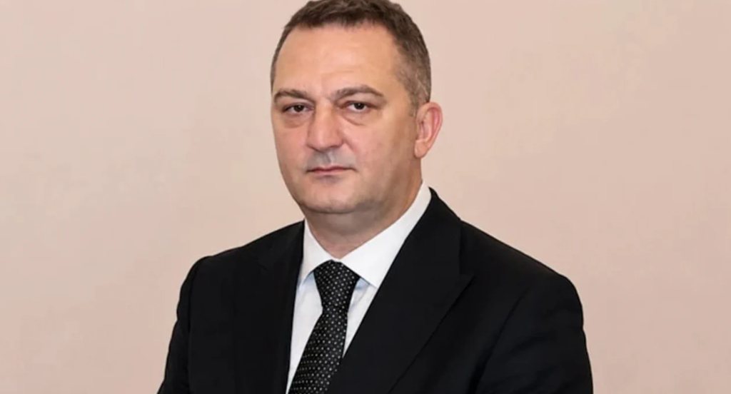 Υπόθεση Ιμάμογλου: Άσυλο στην Ελλάδα ζητά καταζητούμενος συνεργάτης του – Τι ισχύει για τη σύλληψή του