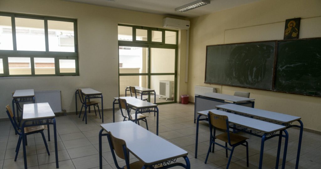 Βούλα: Σε αργία ο γυμναστής μετά τις καταγγελίες μαθητών – Η απόφαση Ζαχαράκη