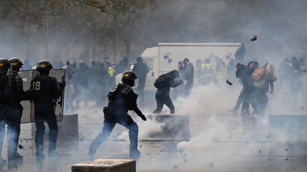 Γαλλία: Νεκρός διαδηλωτής από καρδιακή ανακοπή στις διαμαρτυρίες