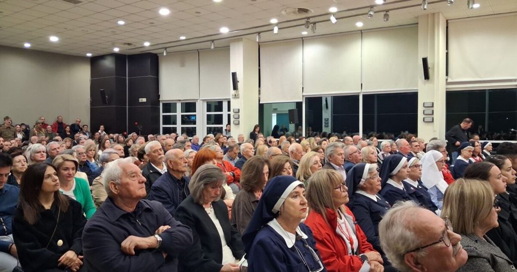 «Οι Λάκωνες στο Έπος του 1940»: Συγκίνηση και απόδοση τιμής στους αναπήρους πολέμου στο Διοικητήριο Λακωνίας