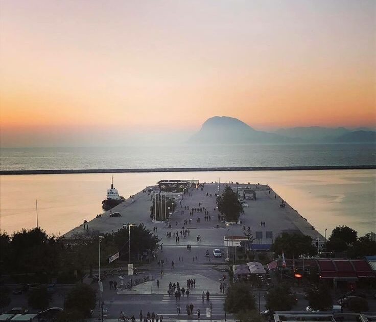 Πάτρα: Συνέλαβαν 64χρονο για παρενόχληση νεαρής γυναίκας στον Μόλο-Εξετάζεται η εμπλοκή του και σε άλλο περιστατικό