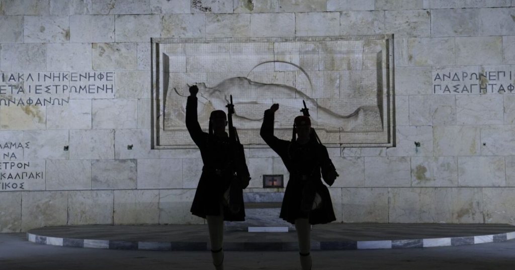 Ο Άγνωστος Στρατιώτης: Μνήμη, Σύμβολο και η διαχρονική ιστορία ενός εθνικού μνημείου